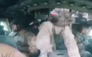 Warleaks 00420 Ukraiński HUMVEE podczas szturmu na rosyjskie pozycje wpada na minę