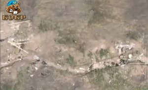 Warleaks 00424 Rosyjski dron uderza w schowanych żołnierzy ukraińskich cz2