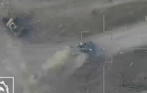 Warleaks 00451 Lancet (Rosja) uderza w M113 (Ukraina)