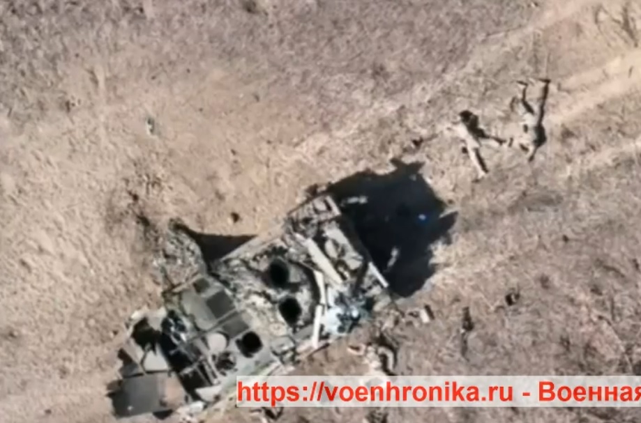 Warleaks 00597 Quadcopter szturmowy Sił Zbrojnych Rosji dobija resztki grupy szturmowej Sił Zbrojnych Ukrainy