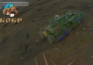 Warleaks 00866 Rosyjskie "Bobry" niszczą BTR 4 Ukrainy - drugi dron przyleciał dobić ale chyba już niepotrzebnie