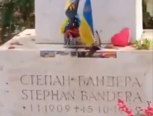 Warleaks 00993 Ukrainiec defekował na grób Stepana Bandery w Monachium i nagrał z tego wideo