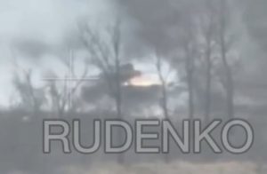 Warleaks 01004 Bitwy o Stepowoje pod Awdejewką, zniszczenie Bradleya Sił Zbrojnych Ukrainy