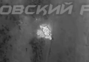 Warleaks 01008 Atak Lanceta nowego typu z termowizją na ukraińską haubicę
