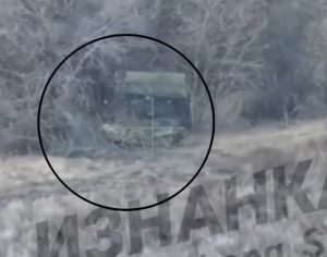Warleaks 2471 Dron FPV precyzyjnie lądując niszczy działo samobieżne 2S1 WSU