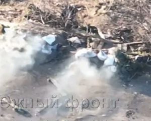 Warleaks 2487 Dron wlatuje wprost w stanowisko ukraińskiego karabinu maszynowego