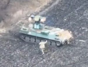 Warleaks 2625 Ukraińcy próbowali zestrzelić mały dron Mavic sprzętem, który do tego się nie nadaje, czym wywołali uśmiechy u Rosjan