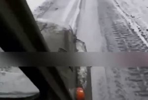 Warleaks 2972 Moment uderzenia ukraińskiego FPV w rosyjskiego UAZ-a
