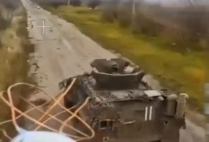Warleaks 3142 Ataki rosyjskich dronów dokumentowane przez drugi dron - Zaporoże