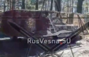 Warleaks 3212 Rosyjski dron szuka najlepszego celu w lesie na kierunku Briańsk-Czernichów